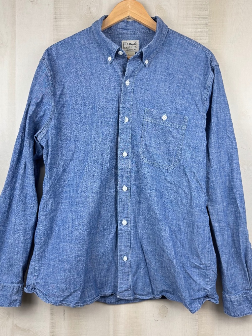 LL Bean Men’s Comfort Stretch Denim Chambray Shirt Long Sleeve Button Up Medium